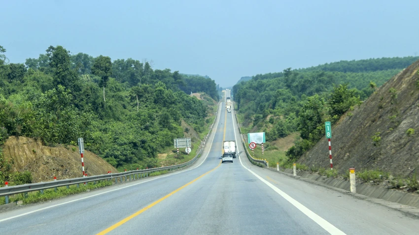 Cao tốc cam lộ - la sơn