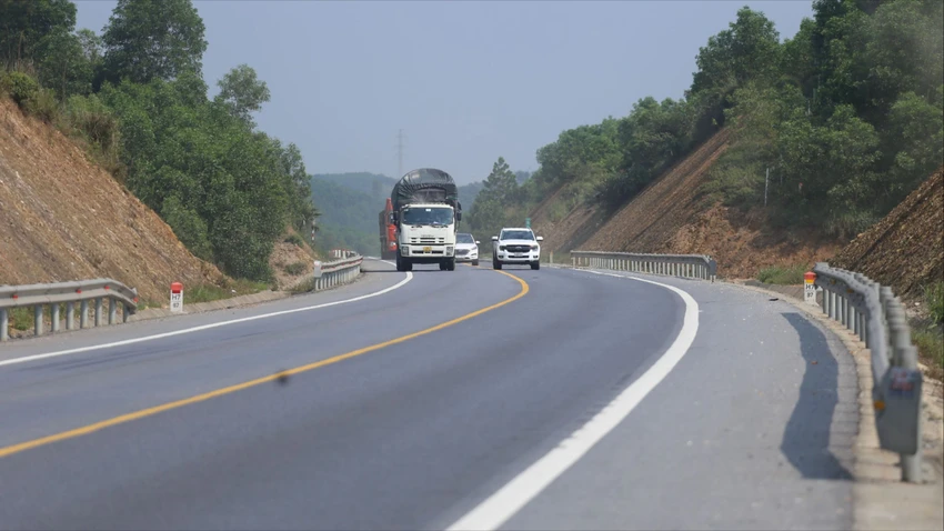 Cao tốc cam lộ - la sơn