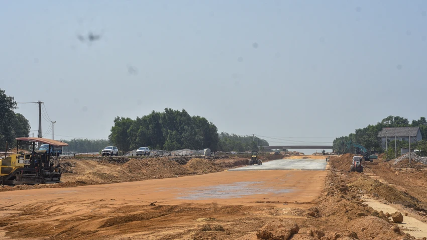 tren-cong-truong-cao-toc-nghi-le-6.jpg