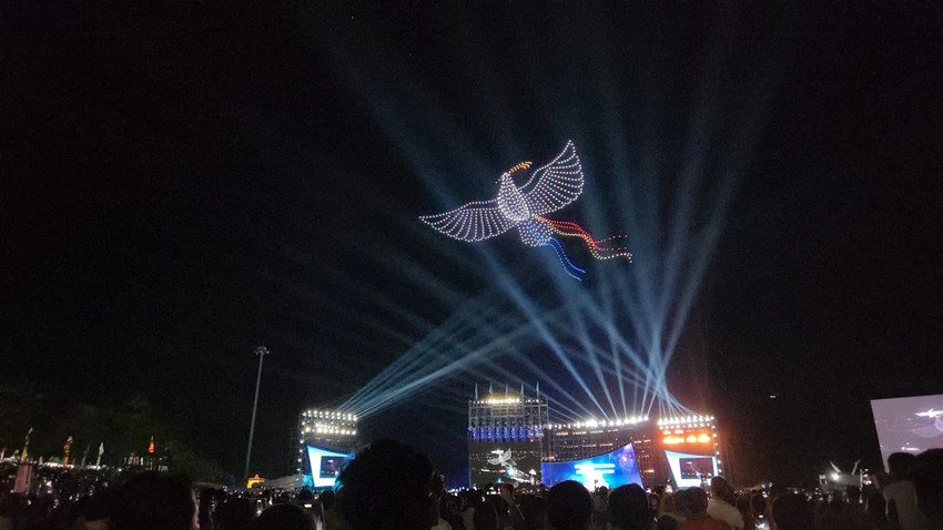man-drone-light-khai-mac-le-hoi-vi-hoa-binh-o-quang-tri (6).jpg