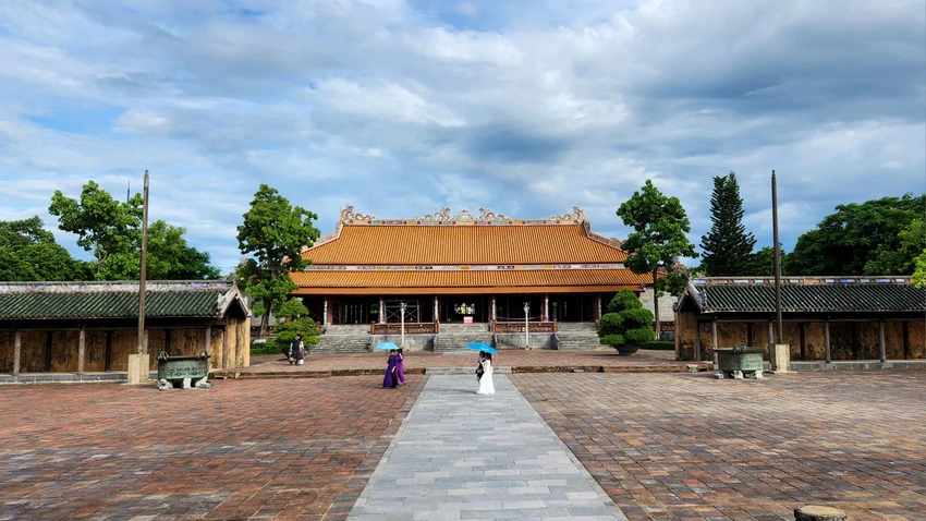 dien-mao-dien-thai-hoa-la-noi-dang-quang-cua-13-vua-trieu-nguyen-sau-hon-2-nam-trung-tu (11).jpg