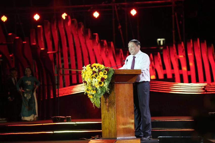chuong-trinh-nghe-thuat-dac-biet-ban-hung-ca-bat-diet-dien-ra-tai-dat-lua-quang-tri3.jpg