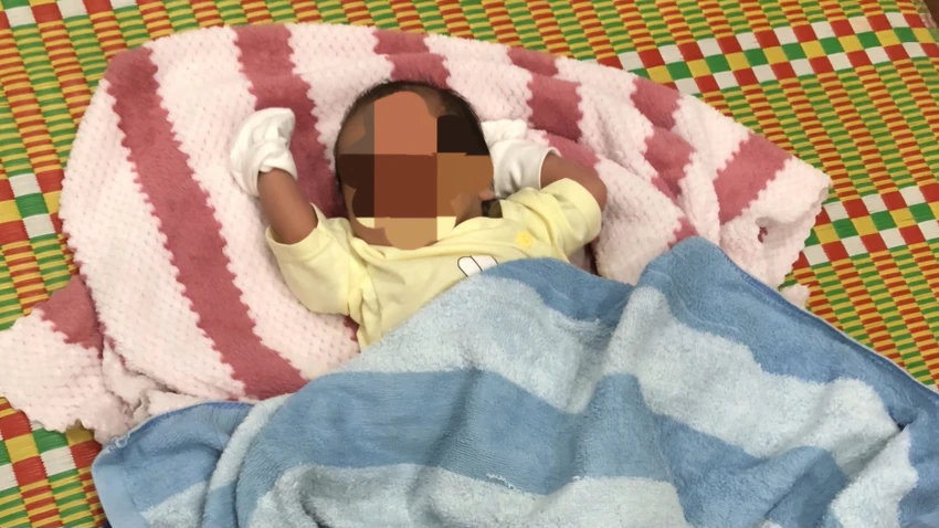 Cháu bé sơ sinh bị bỏ rơi