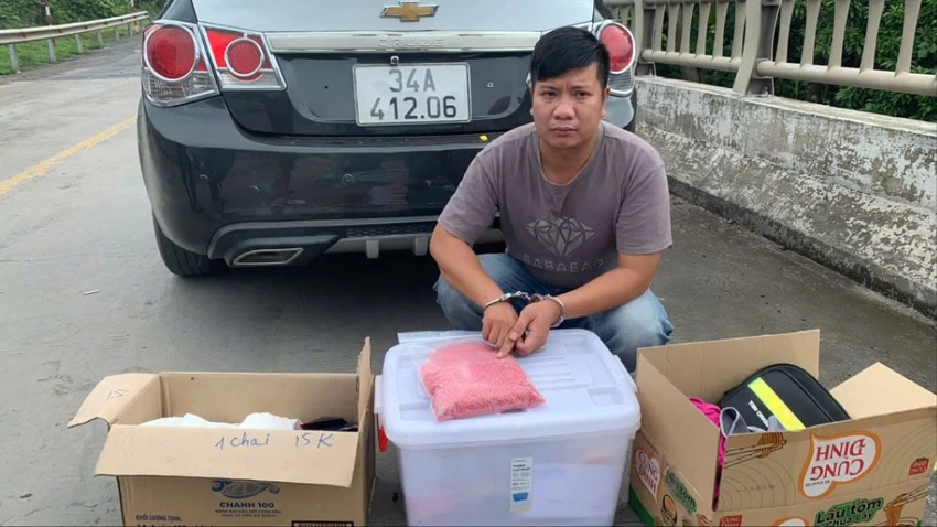 Vận chuyển 12.000 viên ma túy