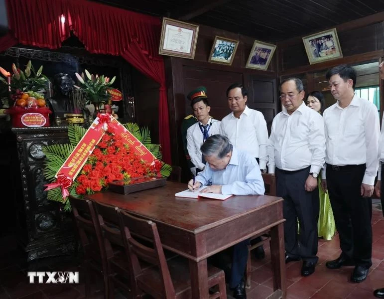 ttxvn-tong-bi-thu-khu-luu-niem-tong-bi-thu-le-duan-1-8078.jpg.webp