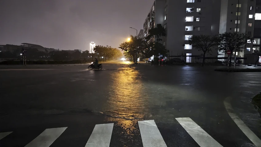 mưa xối xả