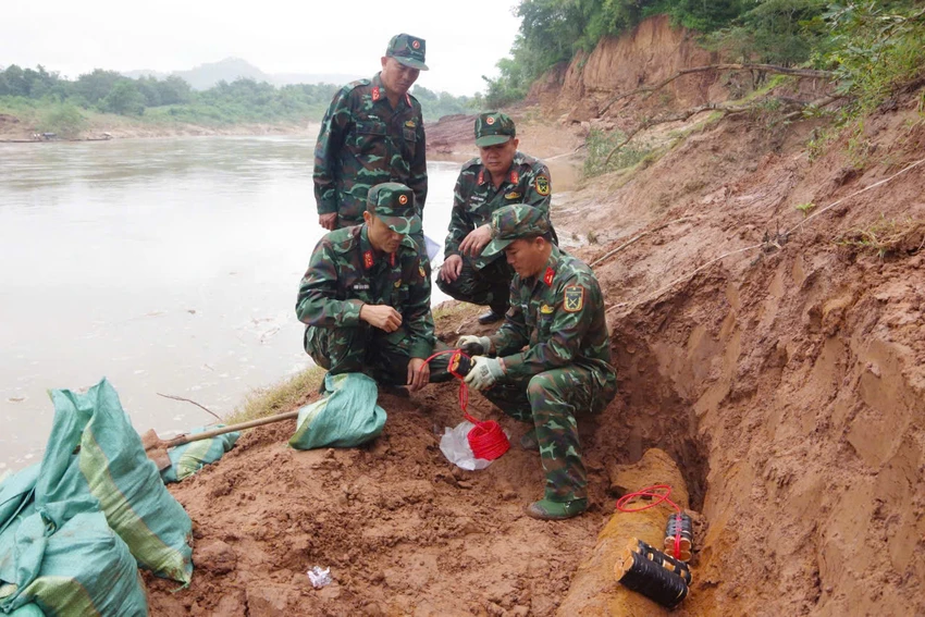 di-doi-dan-142-ho-dan-tieu-huy-qua-bom-nang-250kg (2).jpg