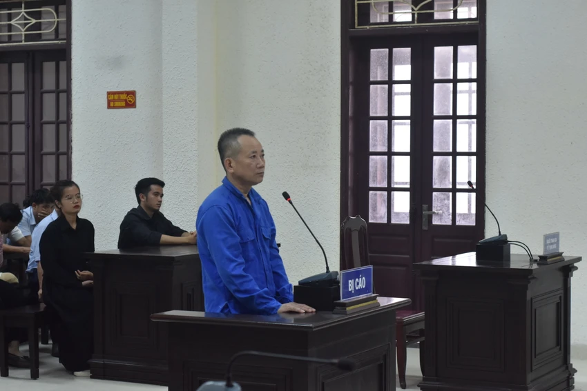tu-hinh-nguoi-dan-ong-dam-chet-2-nguoi-vi-ghen-tuong-trong-quan-karaoke-o-quang-tri.JPG