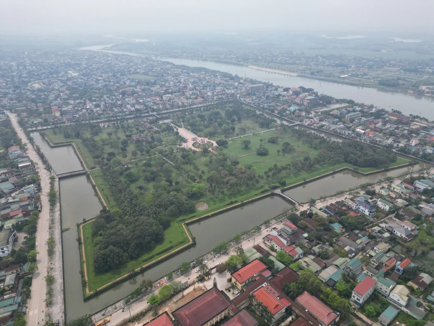 Phim mưa đỏ