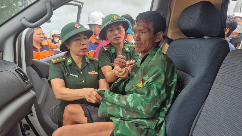 vụ-2-tau-ca-gap-nan.jpg