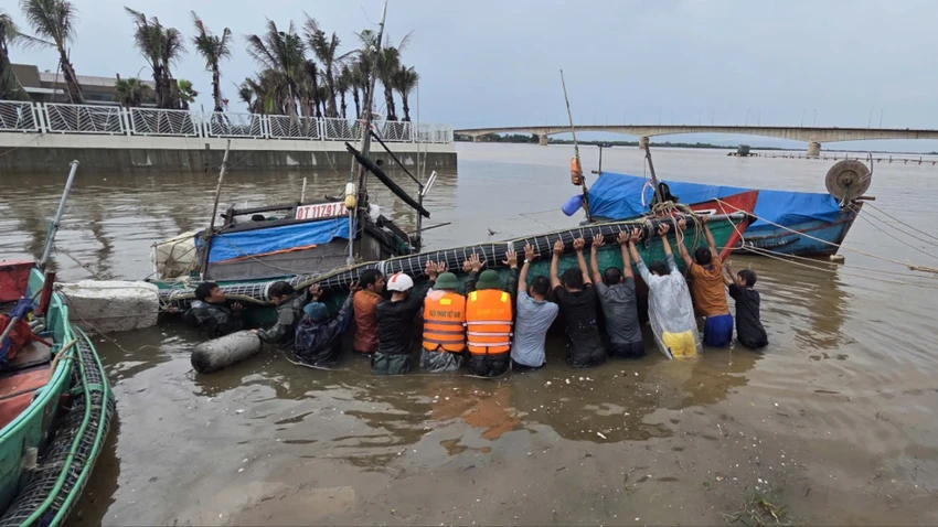 Tàu cá bị chìm