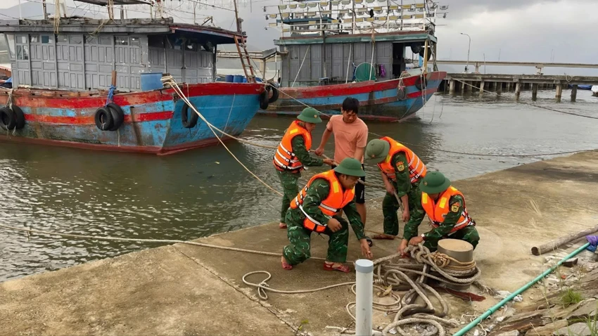 mưa rất to ở Huế