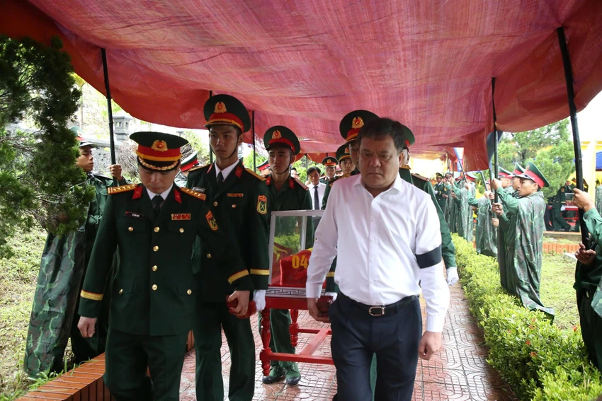 an-tang-34-hai-cot-liet-si-duoc-quy-tap-tai-thanh-co-quang-tri (7).jpg