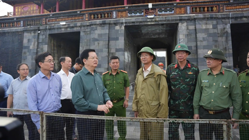 pho-thu-tuong-bao-ve-di-san-hue-la-hang-dau-nuoc-rut-den-dau-don-den-do- (2).jpg