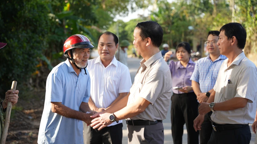 lanh-dao-tp-hue-kiem-tra-chung-tay-don-ve-sinh-sau-lu (1).jfif