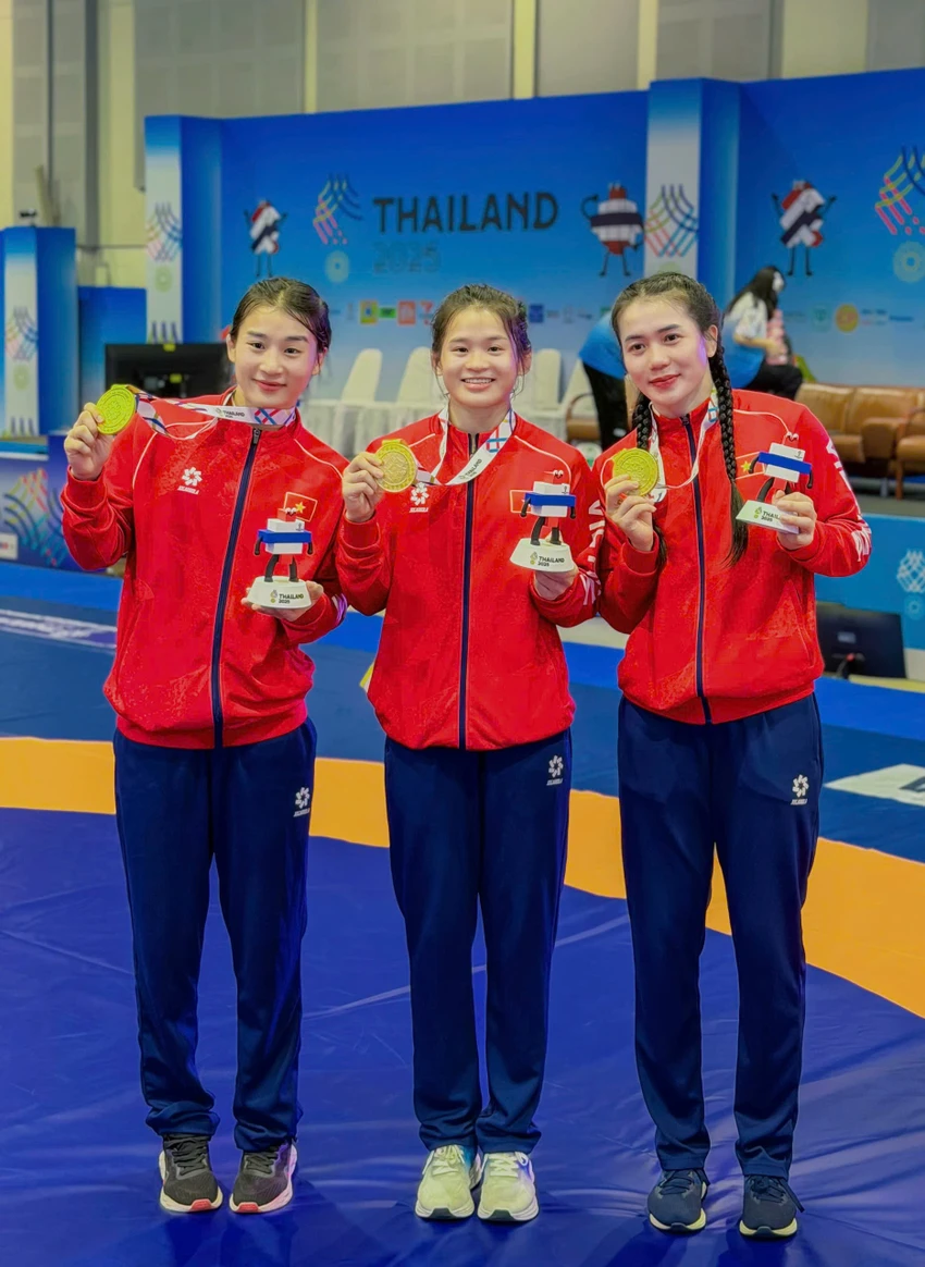 ky-tich-vo-tien-khoang-hau-tai-sea-games-33-ba-chi-em-ruot-xu-hue-cung-gianh-vang.jpg