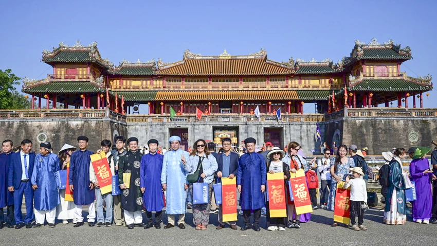le-ban-soc-trieu-nguyen-2.jpg