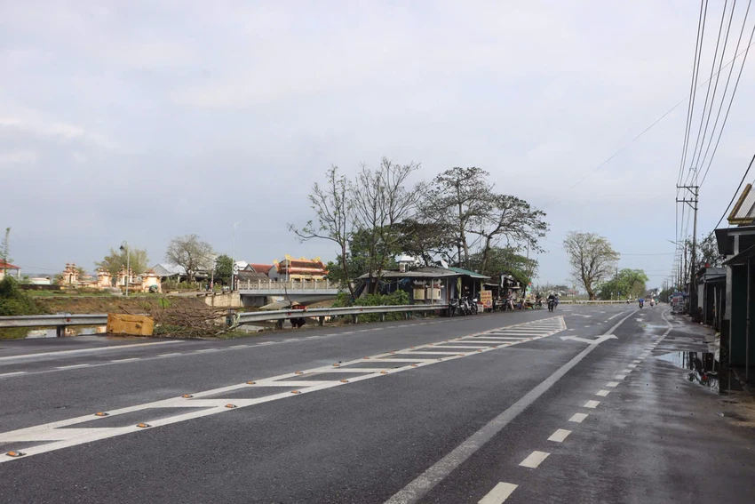 tuyen-duong-quoc-lo-bi-that-co-chai-vi-mot-quan-chao-bo (1).jpg