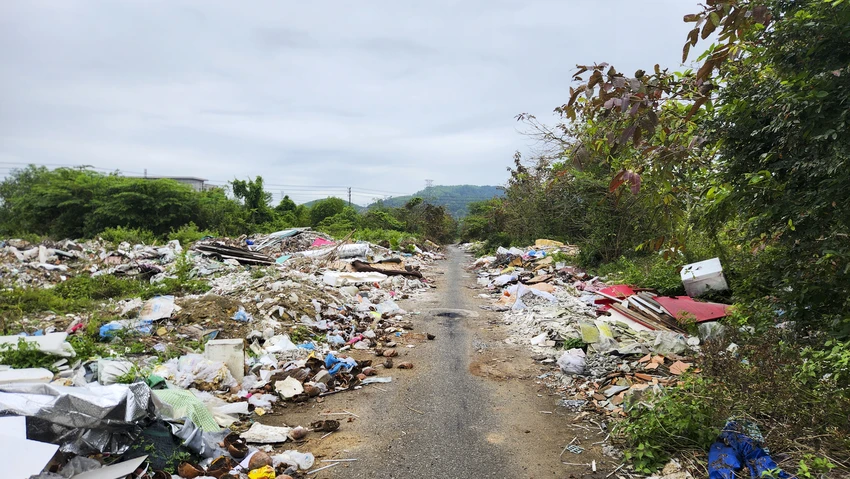 Rác bủa vây khu quy hoạch Đại học Huế – Ô nhiễm môi trường, bức xúc người dân