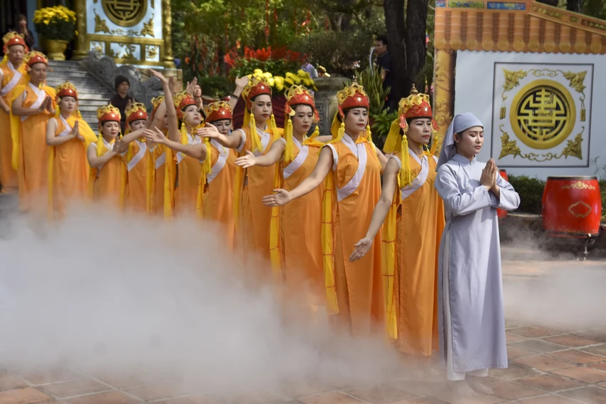 en-nui-ngu-phong-xem-tai-hien-hanh-trinh-ve-lam-dau-xu-champa-cua-cong-chua-huyen-tran (11).jpg
