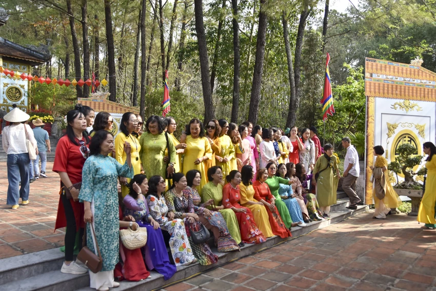 en-nui-ngu-phong-xem-tai-hien-hanh-trinh-ve-lam-dau-xu-champa-cua-cong-chua-huyen-tran (18).jpg