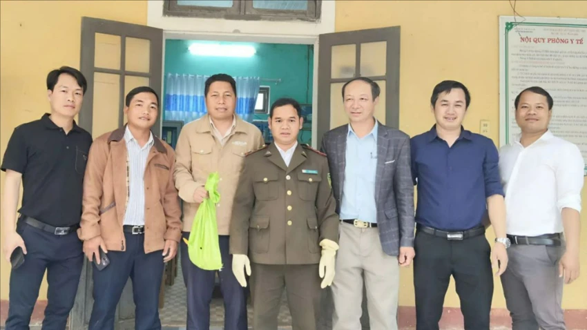 loai-dong-vat-quy-hiem-bat-ngo-xuat-hien-tai-truong-hoc-o-hue.jpeg