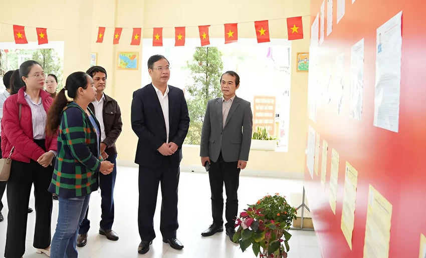 ong-pham-duc-tien-duoc-bau-lam-chu-tich-hdnd-tp-hue.jpeg