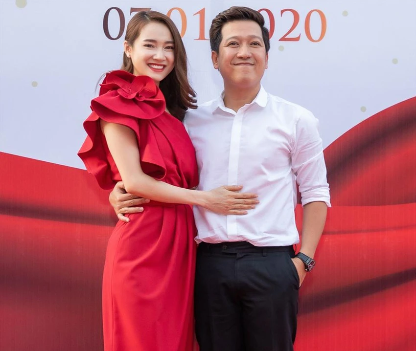 Trường Giang và Nhã Phương hiện là cặp vợ chồng được cộng đồng mạng quan tâm. Ảnh: FBNV. Trường Giang và Nhã Phương hiện là cặp vợ chồng được cộng đồng mạng quan tâm. Ảnh: FBNV.