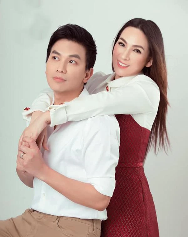 Dù Phi Nhung đã ra đi mãi mãi nhưng hình ảnh của cố ca sĩ vẫn mãi in sâu trong lòng Mạnh Quỳnh.Ảnh: FBNV. Dù Phi Nhung đã ra đi mãi mãi nhưng hình ảnh của cố ca sĩ vẫn mãi in sâu trong lòng Mạnh Quỳnh.Ảnh: FBNV.