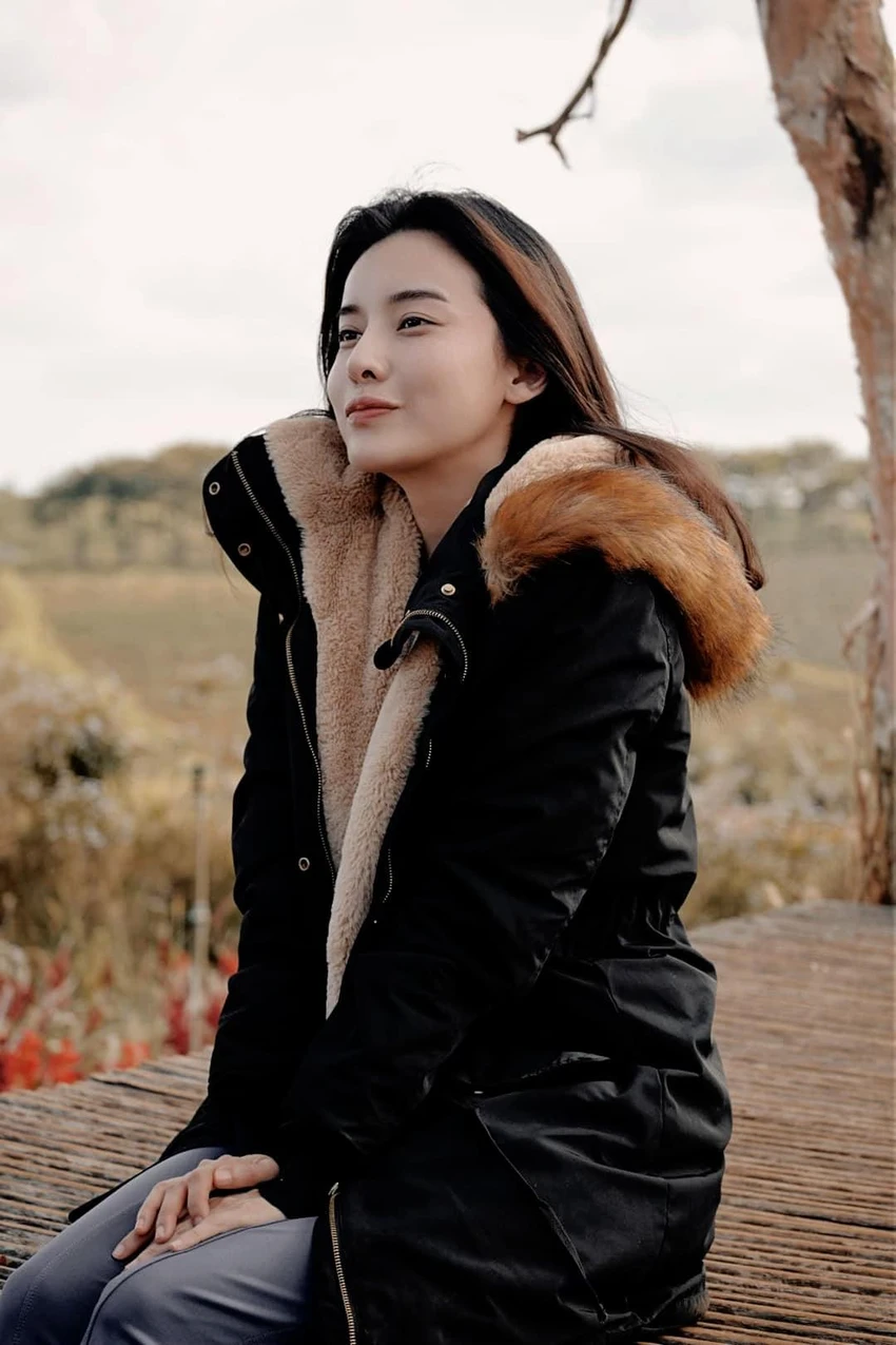 Cao Thái Hà bất ngờ về đoạn clip đang được cư dân mạng đào lại và chia sẻ chóng mặt. Ảnh: FBNV Cao Thái Hà bất ngờ về đoạn clip đang được cư dân mạng đào lại và chia sẻ chóng mặt. Ảnh: FBNV