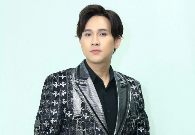 Ca sĩ Nguyên Vũ bức xúc khi một loạt nghệ sĩ bao biện, khóc thuê cho Hữu Tín bị bắt vì làm bạn với ma tuý. Ảnh: FBNV. Ca sĩ Nguyên Vũ bức xúc khi một loạt nghệ sĩ bao biện, khóc thuê cho Hữu Tín bị bắt vì làm bạn với ma tuý. Ảnh: FBNV.