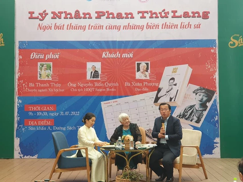 Ông Nguyễn Tuấn Quỳnh chia sẻ về tác giả Lý Nhân Phan Thứ Lang. Ảnh: VĂN HÀ. Ông Nguyễn Tuấn Quỳnh chia sẻ về tác giả Lý Nhân Phan Thứ Lang. Ảnh: VĂN HÀ.