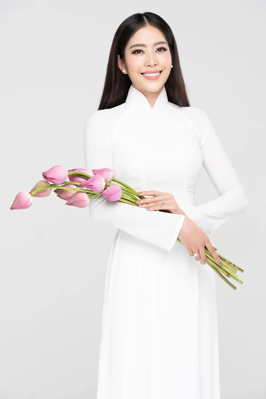 Người đẹp Nam Em sinh năm 1996 quê gốc Tiền Giang. Ảnh: FBNV. Người đẹp Nam Em sinh năm 1996 quê gốc Tiền Giang. Ảnh: FBNV.