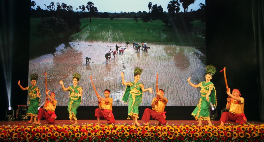 Đa dạng chương trình nghệ thuật trong Tuần văn hoá Campuchia tại Việt Nam ảnh 3 Đa dạng chương trình nghệ thuật trong Tuần văn hoá Campuchia tại Việt Nam ảnh 3