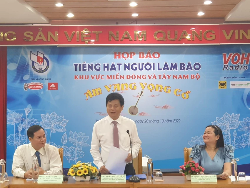Ông Trần Trọng Dũng, Phó Chủ tịch Hội Nhà báo Việt Nam phát biểu tại họp báo. Ảnh: HÀ NGUYỄN