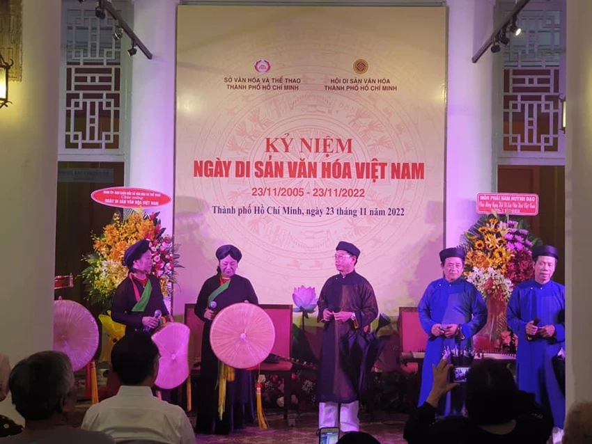 Các câu lạc bộ nghệ thuật đem đến những tiết mục văn nghệ chất lượng. Ảnh: HÀ NGUYỄN Các câu lạc bộ nghệ thuật đem đến những tiết mục văn nghệ chất lượng. Ảnh: HÀ NGUYỄN