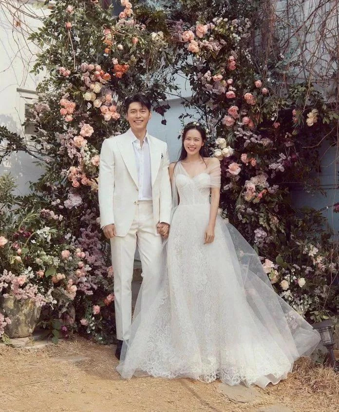 Cặp đôi diễn viên Hyun Bin và Son Ye Jin đón con trai đầu lòng. Ảnh: TL Cặp đôi diễn viên Hyun Bin và Son Ye Jin đón con trai đầu lòng. Ảnh: TL