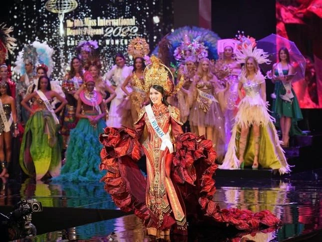 Á hậu Phương Anh- đại diện Việt Nam trong trang phục dân tộc. Ảnh: Missosology. Á hậu Phương Anh- đại diện Việt Nam trong trang phục dân tộc. Ảnh: Missosology.