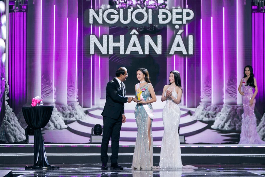 Nguyễn Ngọc Mai giành giải Người đẹp nhân ái tại Hoa hậu Việt Nam 2022. Ảnh: KIẾNG CẬN Nguyễn Ngọc Mai giành giải Người đẹp nhân ái tại Hoa hậu Việt Nam 2022. Ảnh: KIẾNG CẬN