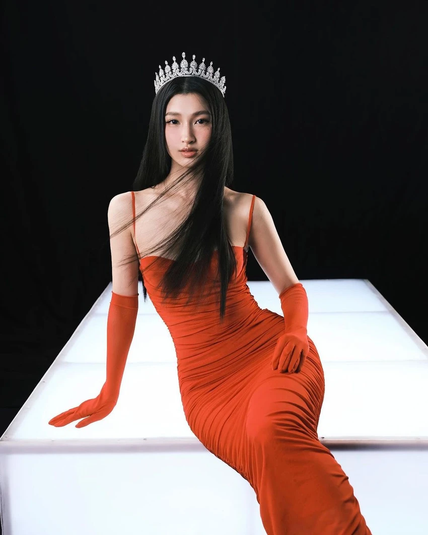 Điều quan trọng, Á hậu Phương Nhi cần trau dồi thêm nhiều kỹ năng catwalk, giao tiếp bằng tiếng Anh, tập luyện để có một cơ thể quyến rũ, săn chắc. Điều quan trọng, Á hậu Phương Nhi cần trau dồi thêm nhiều kỹ năng catwalk, giao tiếp bằng tiếng Anh, tập luyện để có một cơ thể quyến rũ, săn chắc.