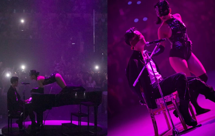 Tiết mục "Forget about her" của ca sĩ JustaTee có vũ công nhảy trườn, bò trên đàn piano. Ảnh: BTC Tiết mục "Forget about her" của ca sĩ JustaTee có vũ công nhảy trườn, bò trên đàn piano. Ảnh: BTC