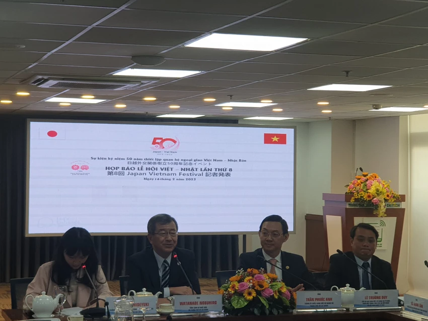 Các lãnh đạo chia sẻ về hoạt động trong khuôn khổ lễ hội. Ảnh: HÀ NGUYỄN Các lãnh đạo chia sẻ về hoạt động trong khuôn khổ lễ hội. Ảnh: HÀ NGUYỄN