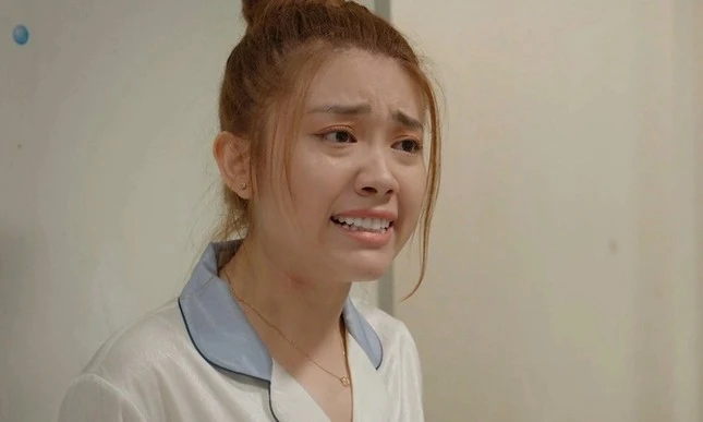 Diễn viên Kiều My vào vai Tuyết trong Dưới bóng cây hạnh phúc. Ảnh: Chụp màn hình Diễn viên Kiều My vào vai Tuyết trong Dưới bóng cây hạnh phúc. Ảnh: Chụp màn hình