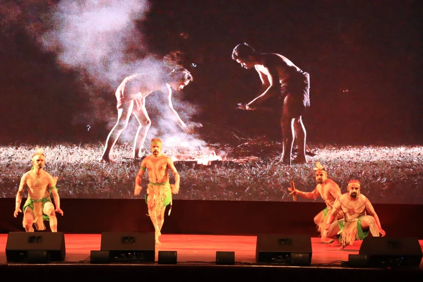 Đêm nhạc "Come Together" kỷ niệm 50 năm thiết lập quan hệ ngoại giao Việt Nam- Australia. Ảnh: HÀ NGUYỄN Đêm nhạc "Come Together" kỷ niệm 50 năm thiết lập quan hệ ngoại giao Việt Nam- Australia. Ảnh: HÀ NGUYỄN