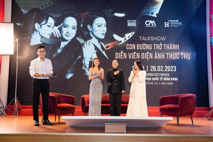 NSND Lê Khanh tại buổi talk show. Ảnh: BTC NSND Lê Khanh tại buổi talk show. Ảnh: BTC