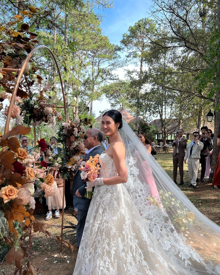 Hình ảnh trong đám cưới Kathy Uyên. Ảnh: Instagram Diễm My 9X Hình ảnh trong đám cưới Kathy Uyên. Ảnh: Instagram Diễm My 9X