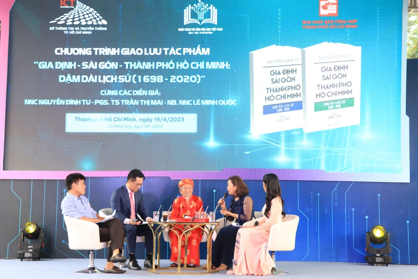 Các diễn giả giao lưu tại chương trình.
