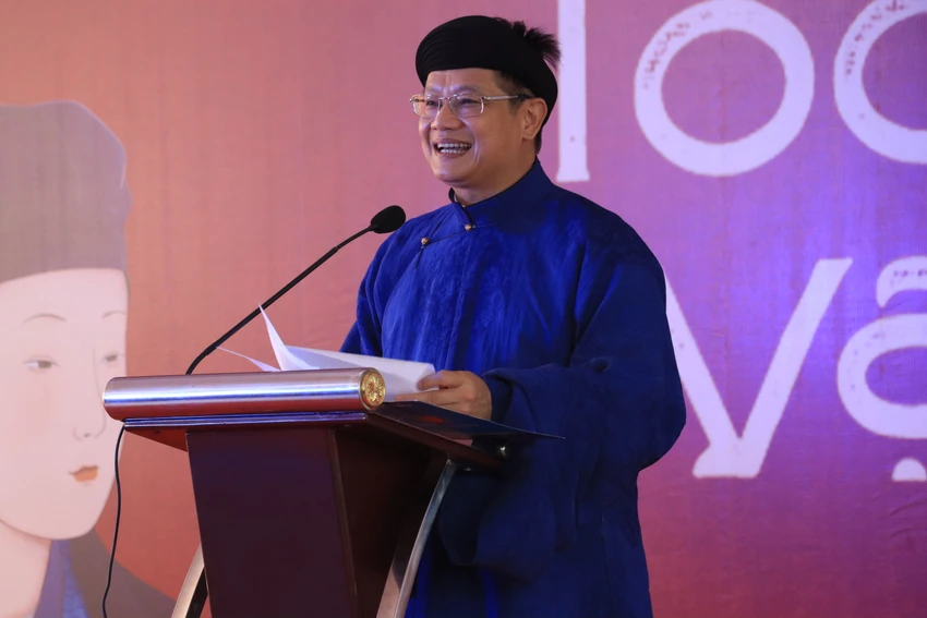 TS Phan Thanh Hải, Giám đốc Sở VH&TT Thừa Thiên Huế, Phó Chủ tịch Hội khảo cổ học Việt Nam phát biểu tại ngày hội TS Phan Thanh Hải, Giám đốc Sở VH&TT Thừa Thiên Huế, Phó Chủ tịch Hội khảo cổ học Việt Nam phát biểu tại ngày hội