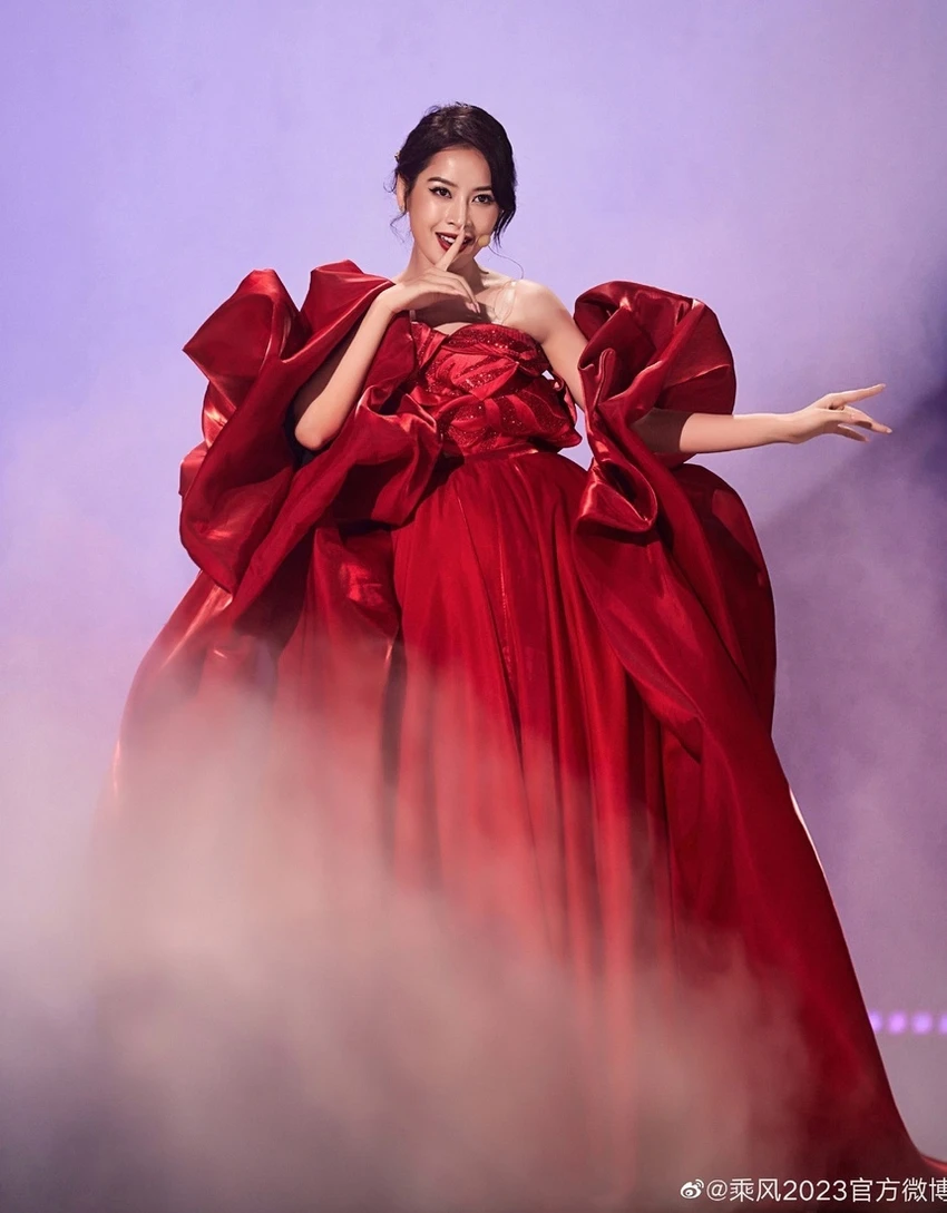 Chi Pu tại tại show Đạp gió 2023 (tên cũ: Tỷ tỷ đạp gió rẽ sóng) tại Trung Quốc. Ảnh: NSX Chi Pu tại tại show Đạp gió 2023 (tên cũ: Tỷ tỷ đạp gió rẽ sóng) tại Trung Quốc. Ảnh: NSX