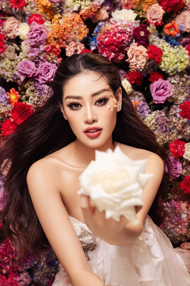 Sau khi hết nhiệm kỳ, Khánh Vân lập công ty giải trí của riêng mình. Ảnh: FBNV Sau khi hết nhiệm kỳ, Khánh Vân lập công ty giải trí của riêng mình. Ảnh: FBNV